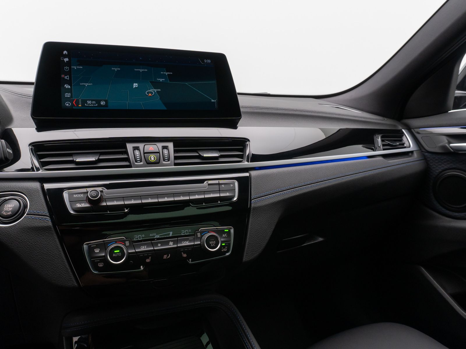 Fahrzeugabbildung BMW X2 sD20d M Sport HUD DAB Kamera HiFi Panoram 19"