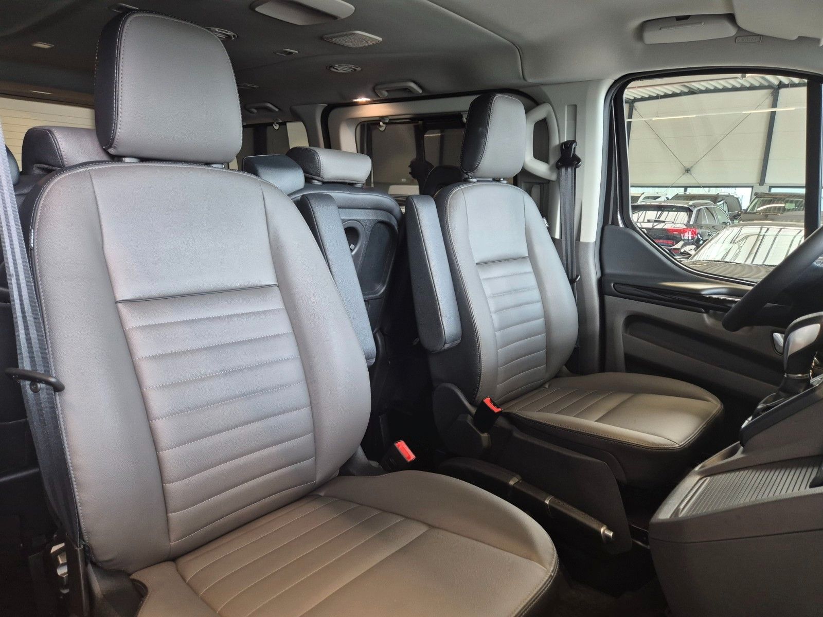 Ford TOURNEO CUSTOM L1 TITANIUM X LEDER NAV XENON AHK foto 10