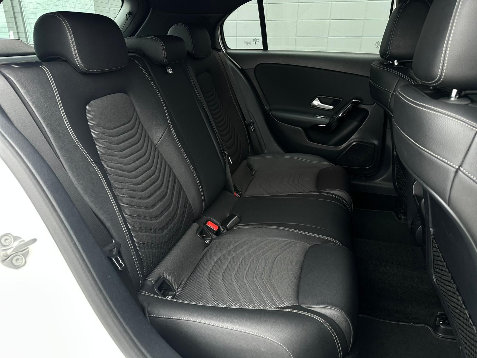 MERCEDES-BENZ A180d* LED#SHZ#NAVI#TEMPO#KLIMAAUTO#PDC#SPUR# - Image 17