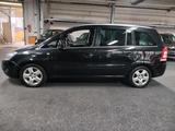 Opel Zafira B Family Plus 7SITZ NAVI BIXENON 1.HAND - Opel Zafira mit Diesel-Antrieb: 1.7