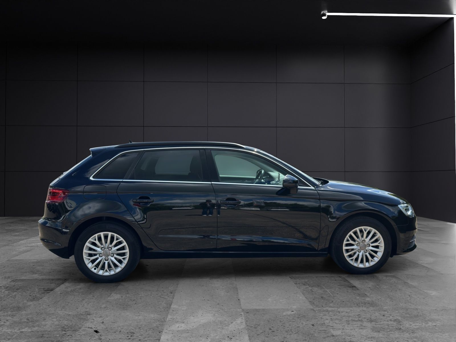 Fahrzeugabbildung Audi A3 Sportback Ambiente TSI DSG AHK XENON NAVI
