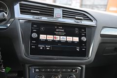 VW Tiguan 1.5 TSI Highline 34tkm LED AHK Sitzhz PDC