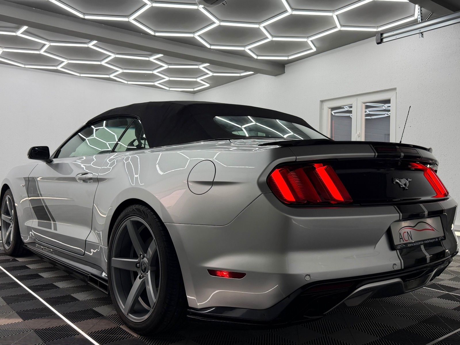 Fahrzeugabbildung Ford Mustang Cabrio 3.7 V6 Aut/SIDEPIPE/IDIVIDUAL/20*