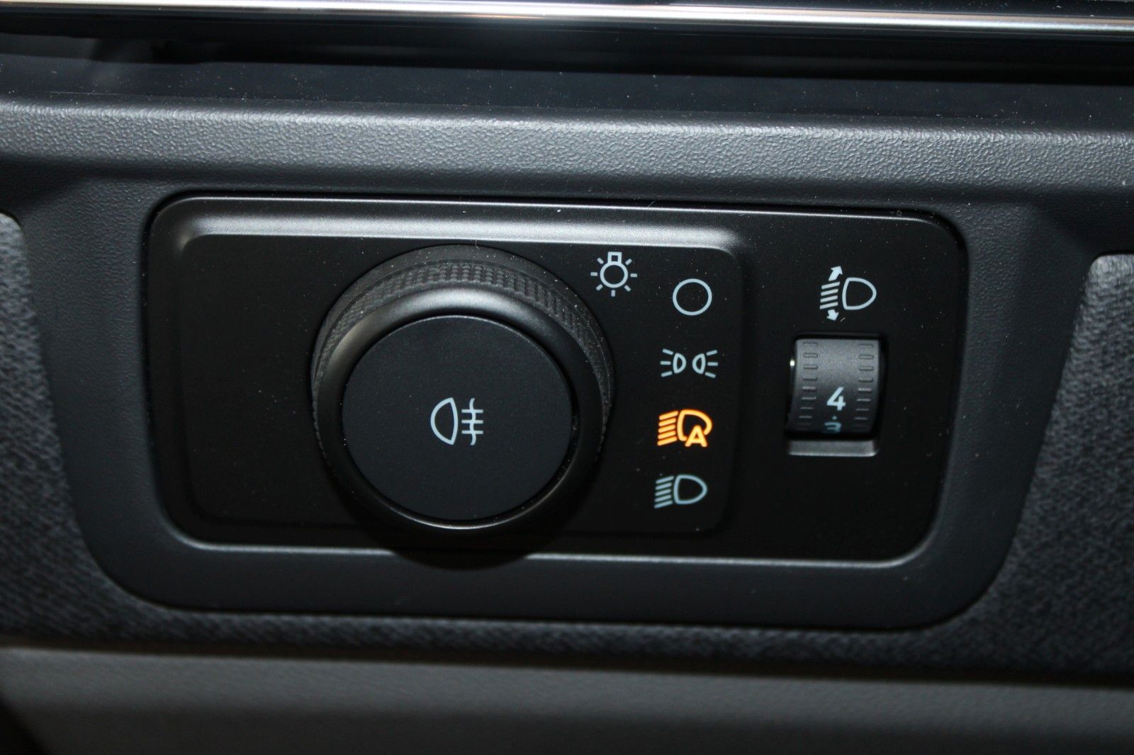 Fahrzeugabbildung Ford Tourneo Custom L1 Active AWD Automatik AHK STDHZ