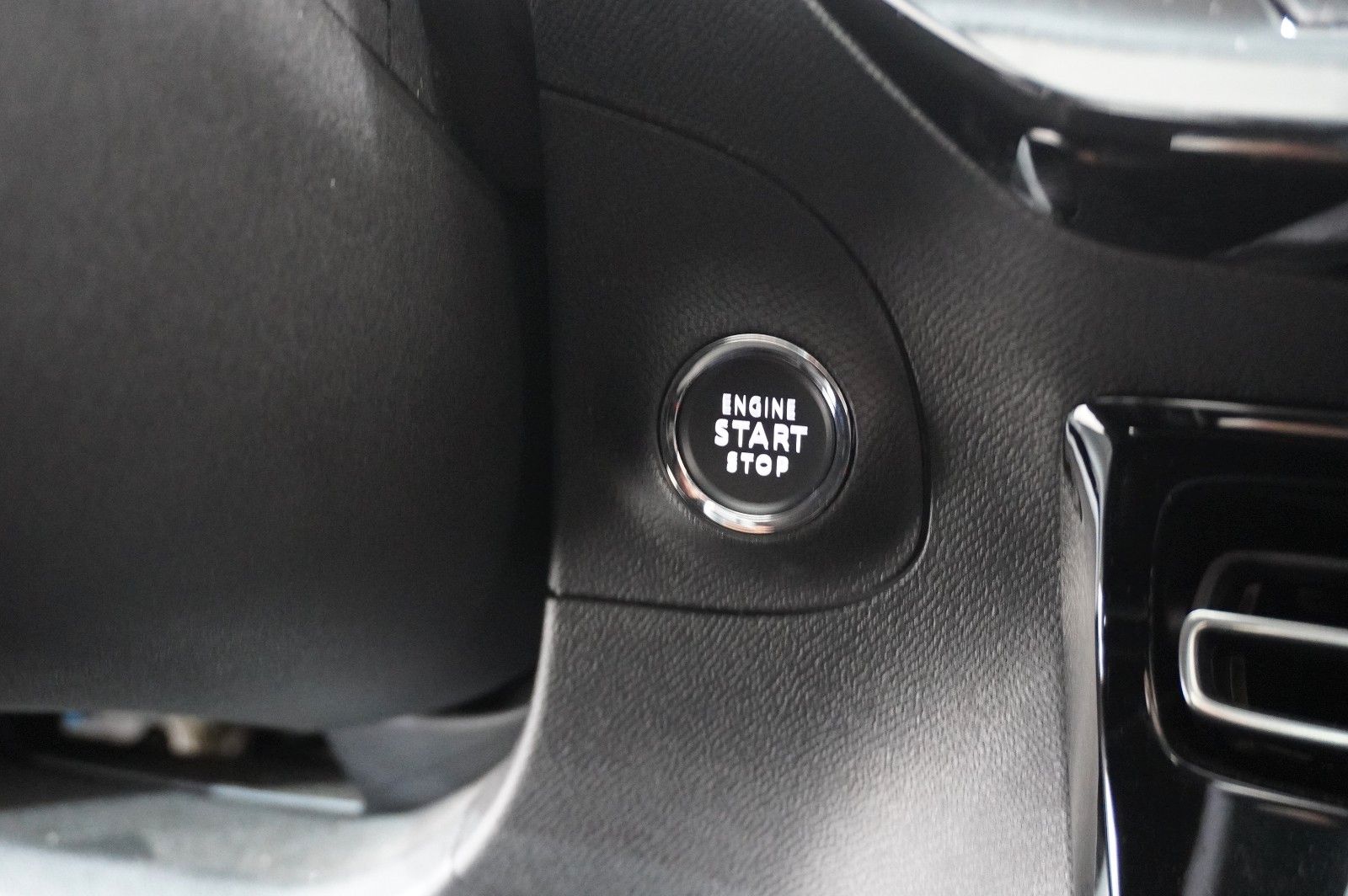 Fahrzeugabbildung Opel Mokka 1.2T ELEGANCE NAVI/LED/KAMERA/SPORT/DAB+