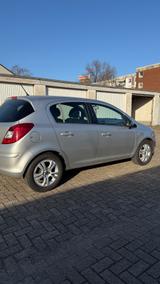 Opel Corsa D Satellite 74kW Automatik Edition - Opel Corsa: Satellite