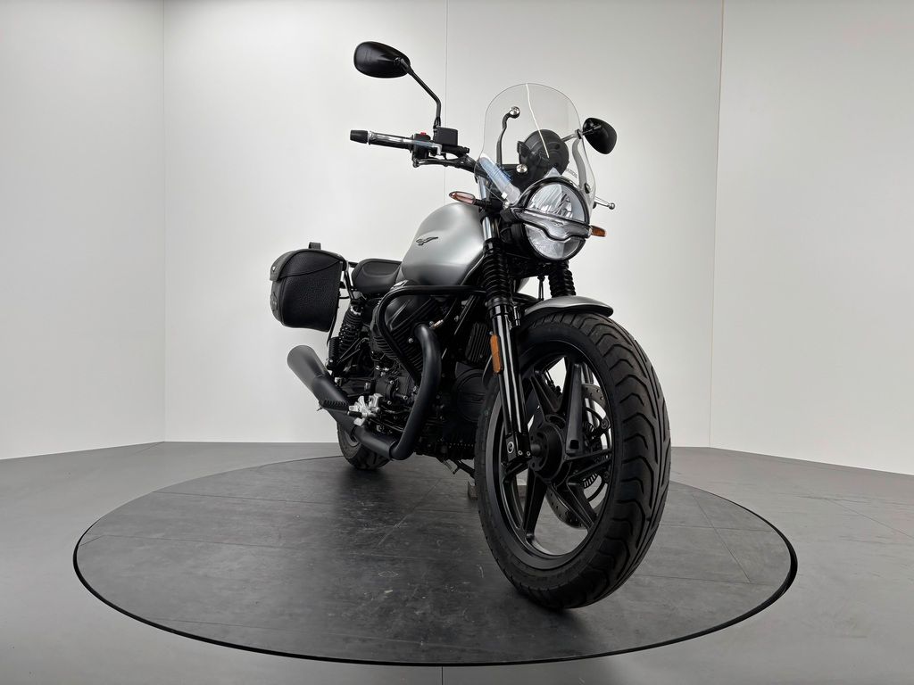 Fahrzeugabbildung Moto Guzzi V7 IV STONE *LEDERTASCHEN *NEUWERTIG