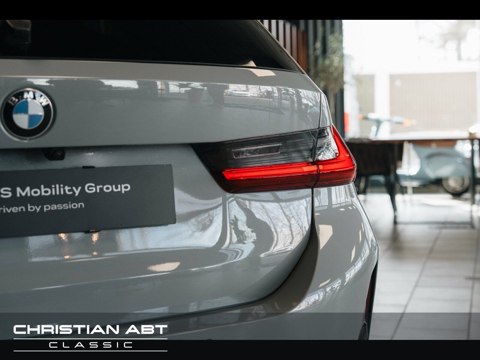 Fahrzeugabbildung BMW 330i xDrive M-Sport LED Garantie AHK