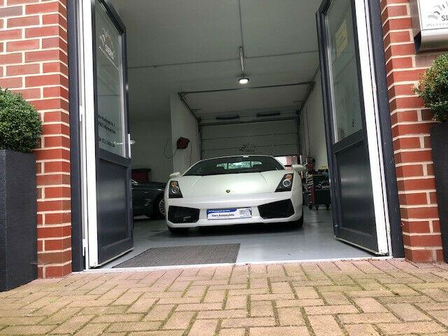 showroom-image-top