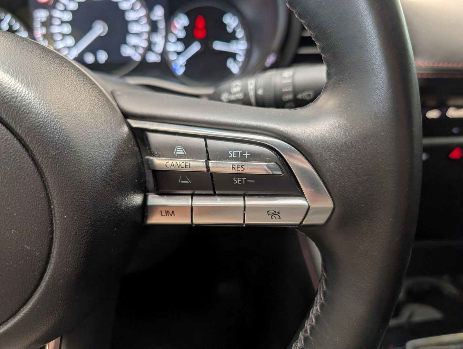 Fahrzeugabbildung Mazda 3 2.0 Skyactive-G Homura HUD Navi LED Kamera ACC