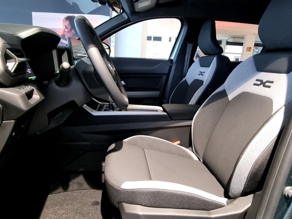 Fahrzeugabbildung Dacia Bigster Journey HYBRID 155