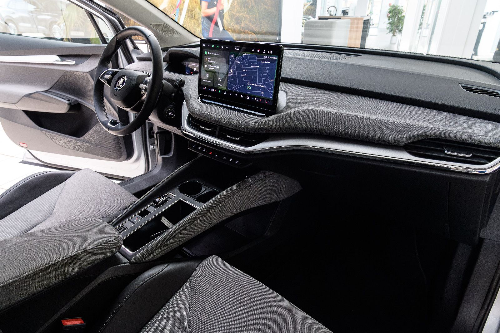 Fahrzeugabbildung SKODA Enyaq 85 x Loft AHK/4x4/RFK/LED