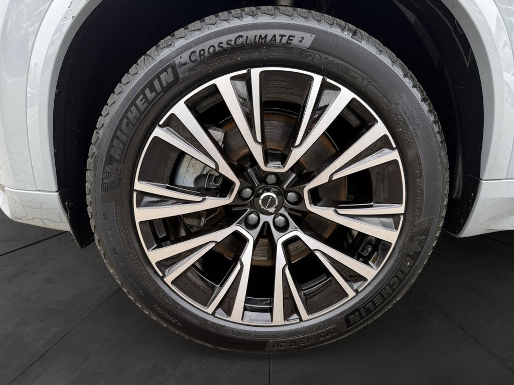 VOLVO XC90 T8 AWD Plug-in Hybrid Plus Dark AHK semi el VOLVO XC90 T8 AWD Plug-in Hybrid Plus Dark AHK semi el