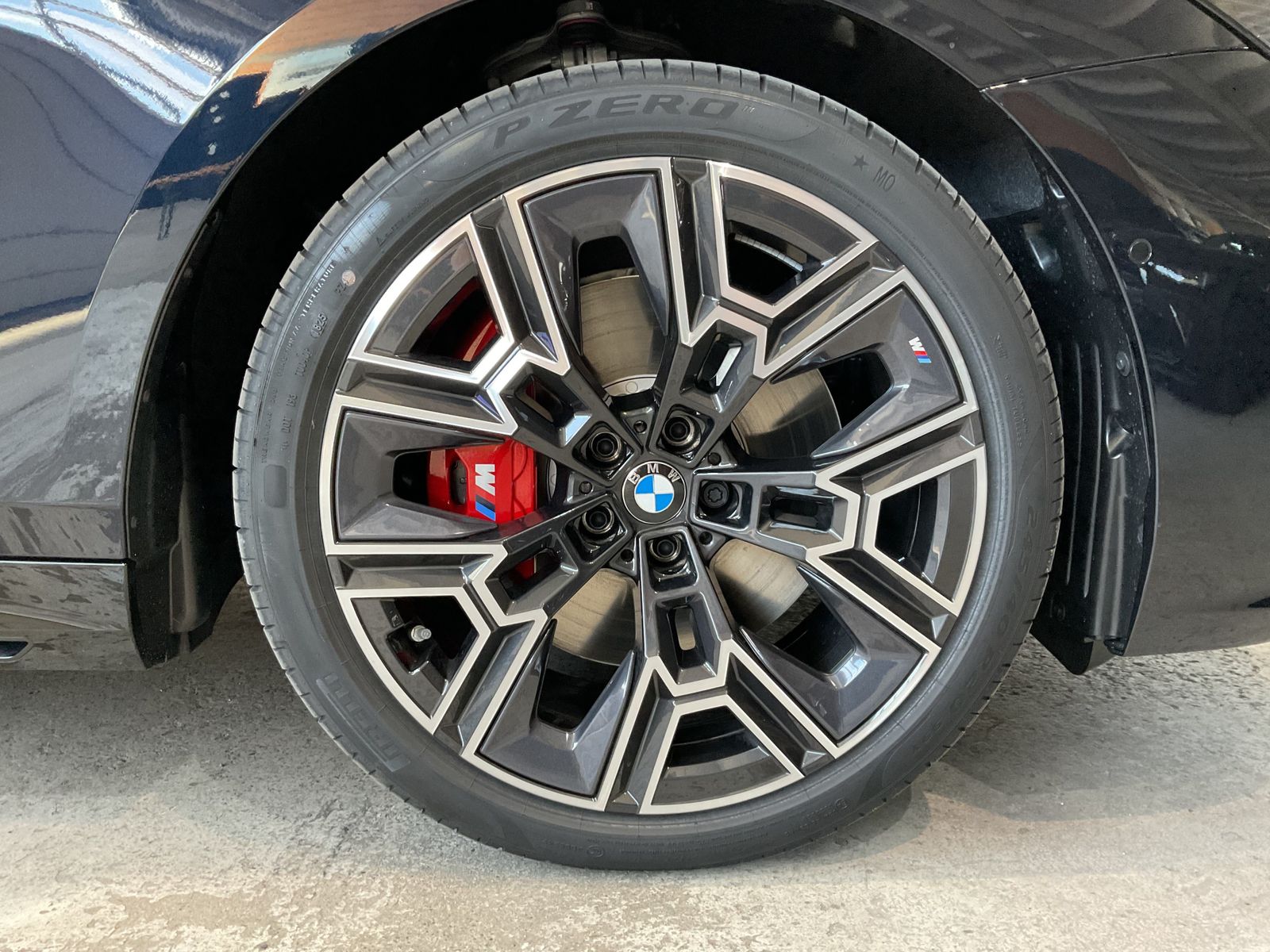 Fahrzeugabbildung BMW 540d xDrive M Sport AHK B&W PanoDach Sportpaket