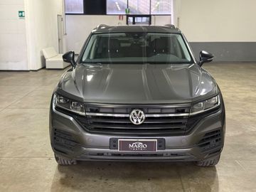 Volkswagen Touareg - 4