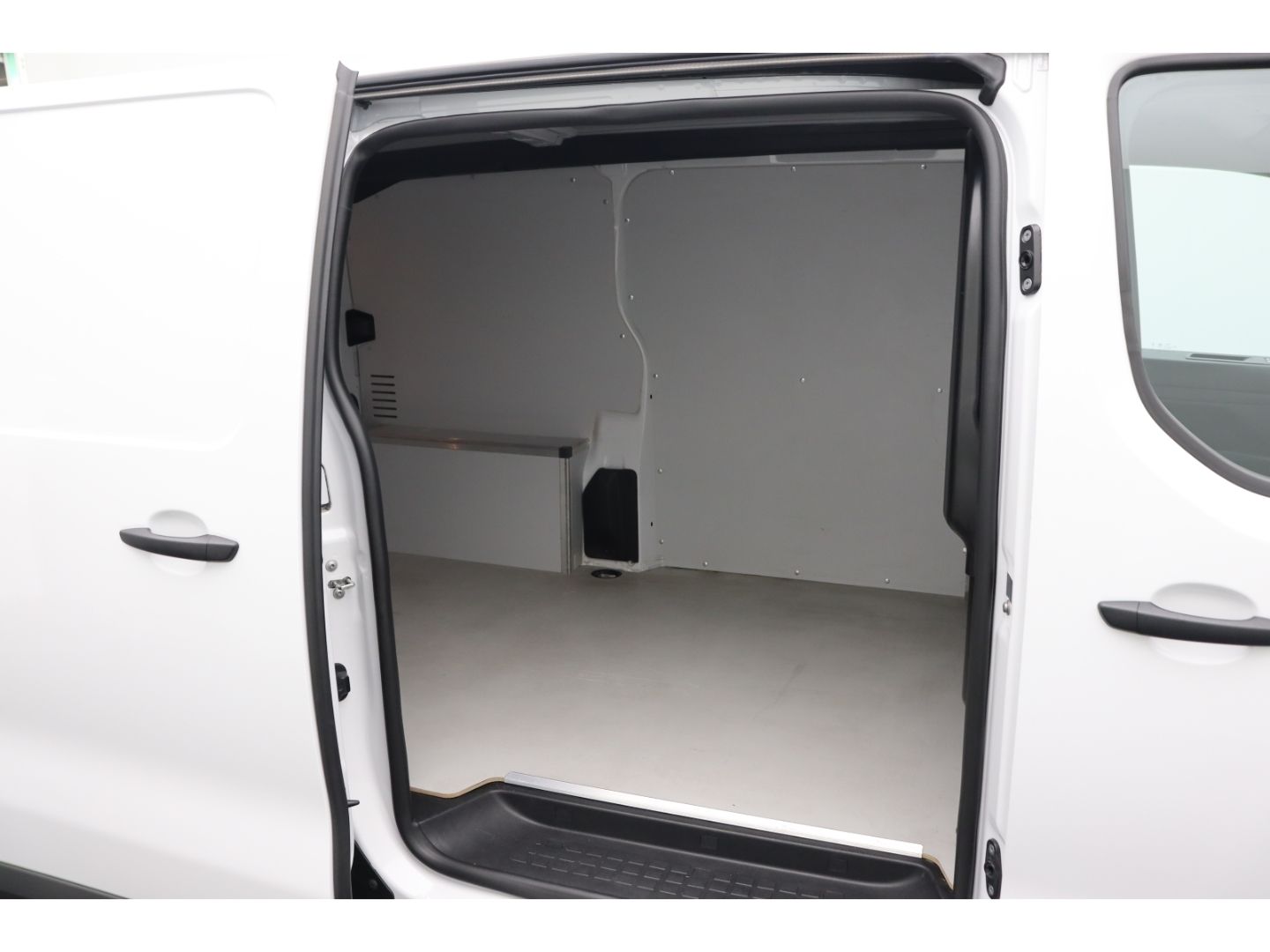 Fahrzeugabbildung Opel Vivaro 1.5 Kasten Edition M Klimaanlage
