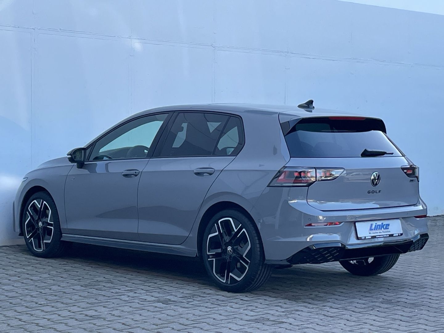 Golf VIII R-Line 2.0TDI DSG H&K/AHK/Pano/HUD/Nav