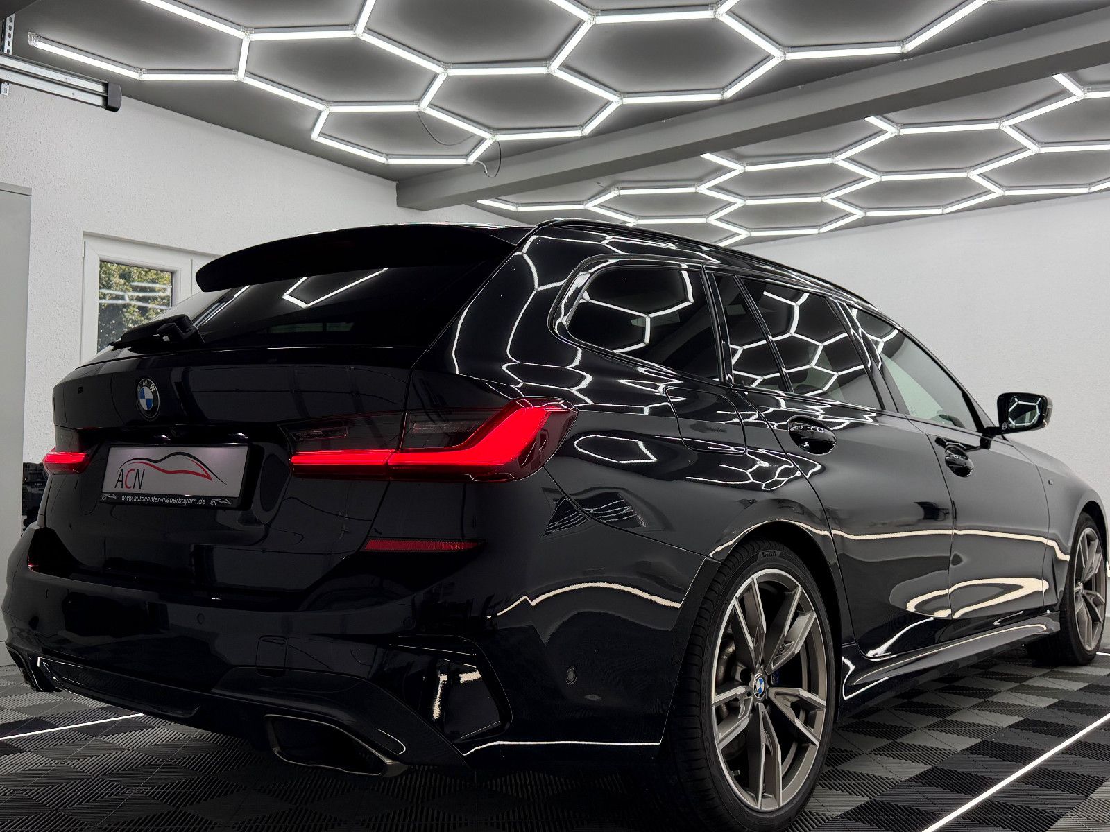 Fahrzeugabbildung BMW M340 i xDrive/PANO/HuD/H&K/VRTL/LASER/DE FZG