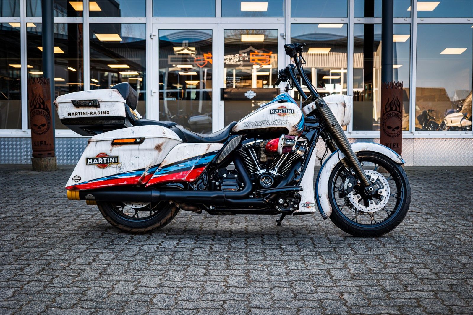 Fahrzeugabbildung Harley-Davidson ROAD KING SPECIAL 114 FLHRXS - MARTINI-RACING
