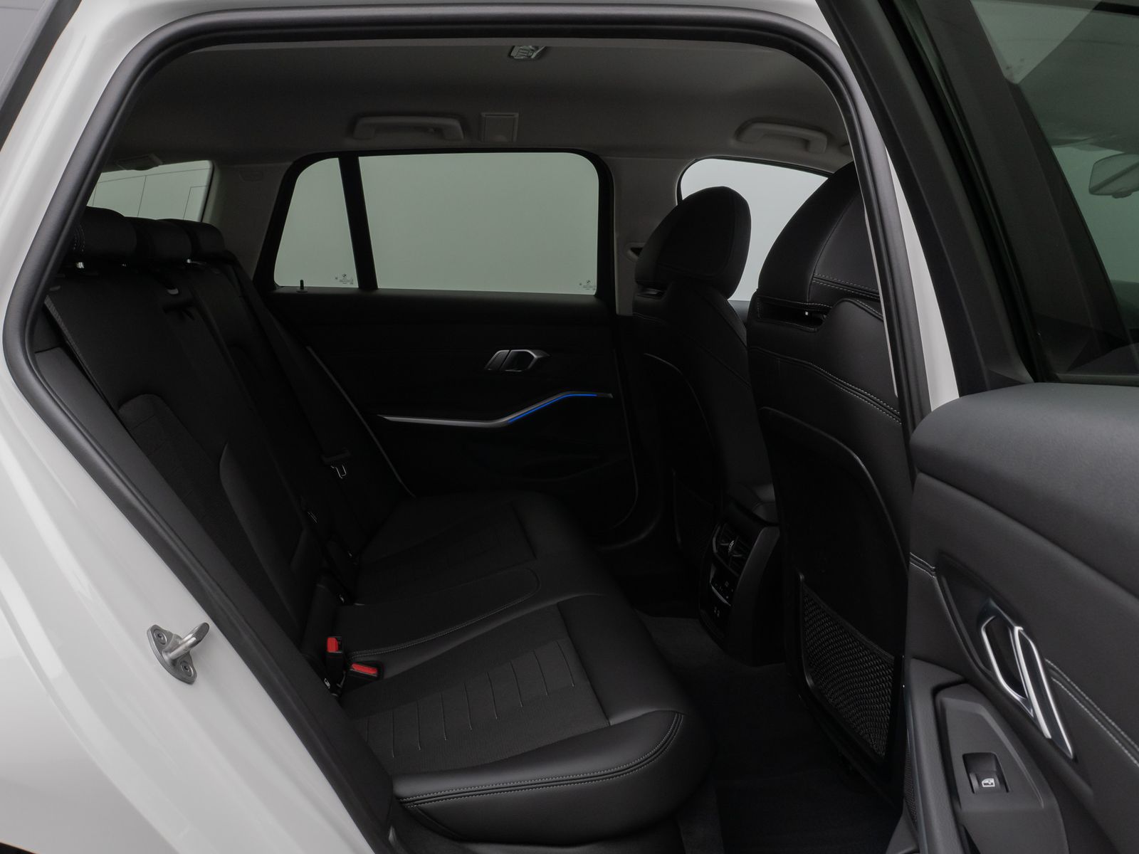 Fahrzeugabbildung BMW 320d Sport Line Kamera DAB HiFi DrivAssist Alarm