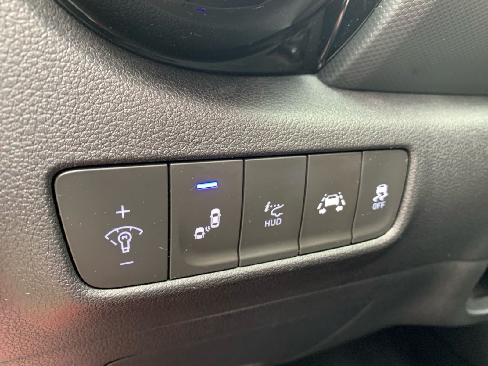 Fahrzeugabbildung Hyundai KONA 1.6 T-GDI Unique Plus Leder LED