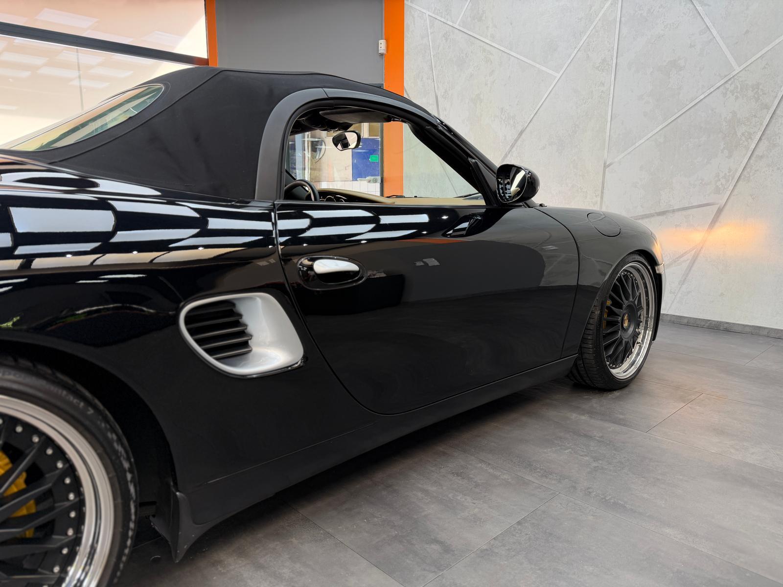 Porsche Boxster 986 2.7 | 220 ch | BVM | Cuir partiel beige | GPS | Régulateur de vitesse | Suspension sport