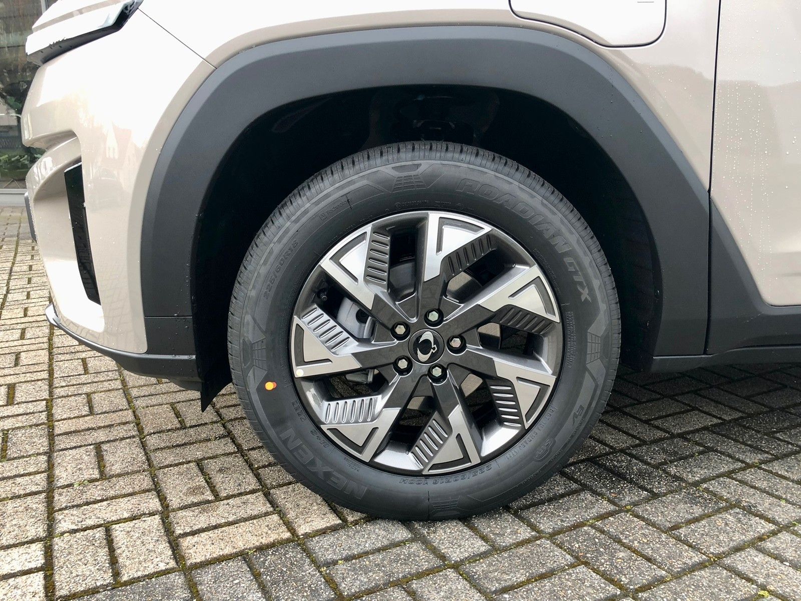 Fahrzeugabbildung Ssangyong Torres EVX PLATINUM WÄRMEPUMPE+NAVI+