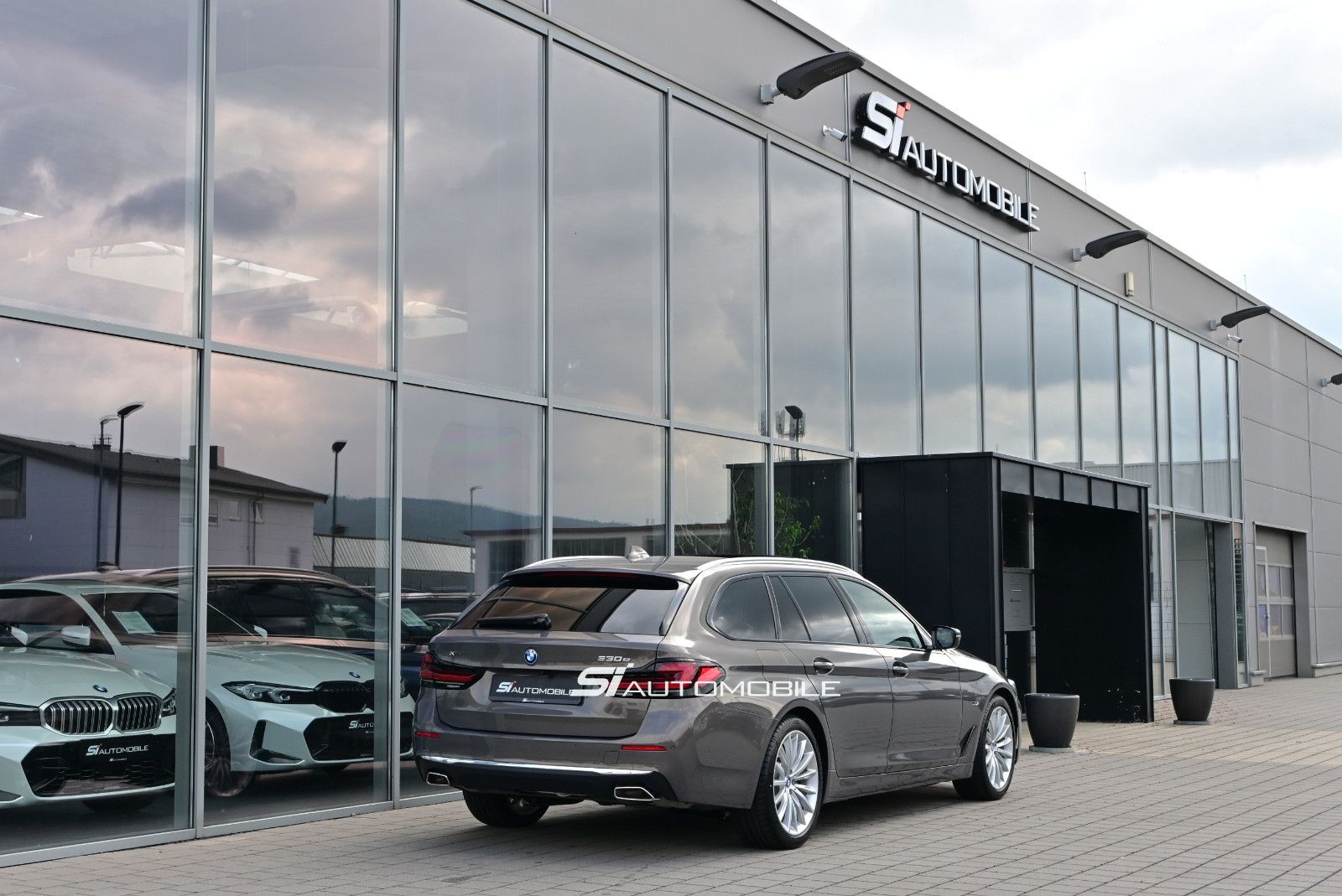 Fahrzeugabbildung BMW 530e xDr. Touring °UVP 107.885€°B&W°INDIVIDUAL°