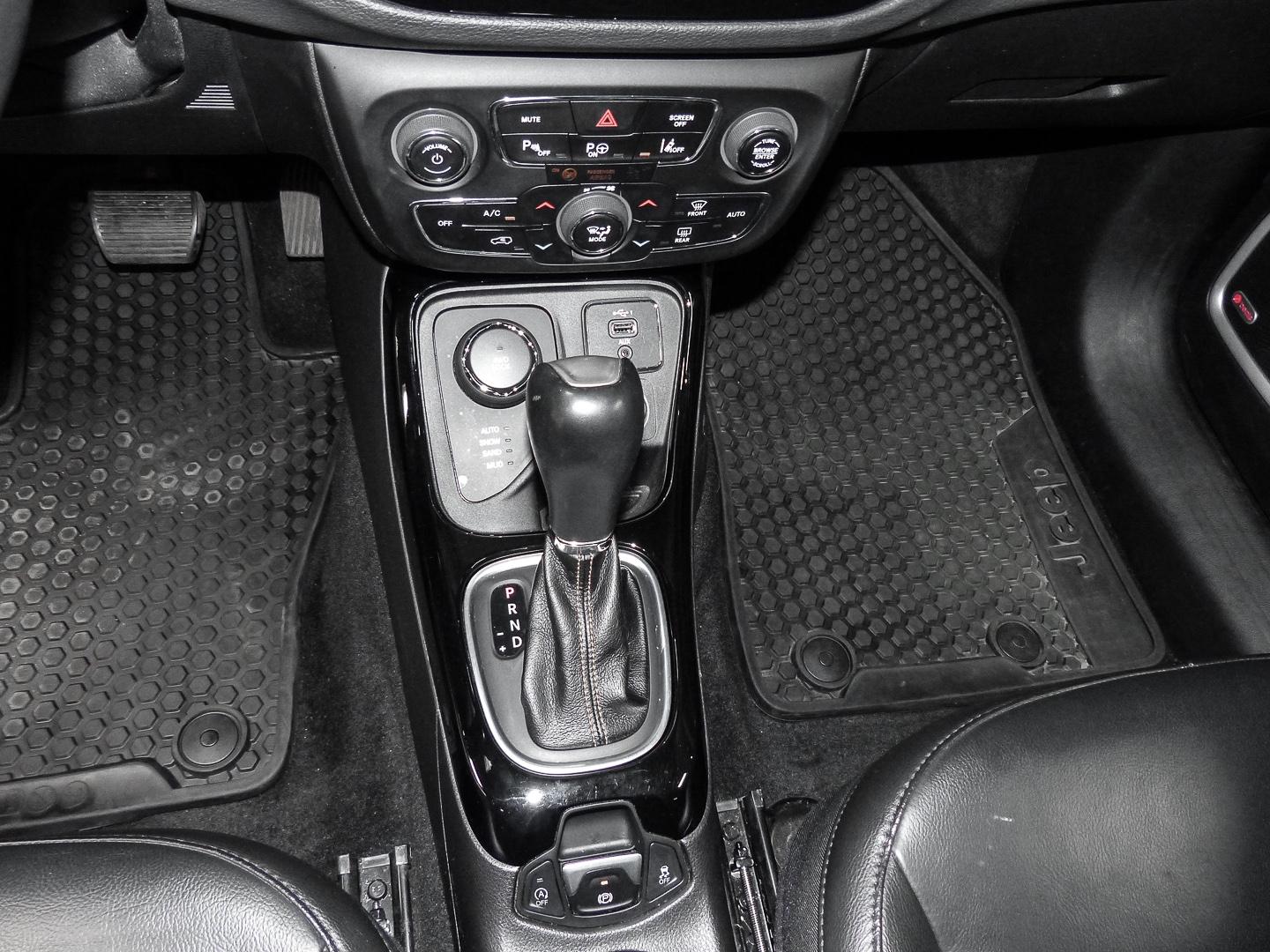 Jeep Compass Limited 4WD El. Panodach Navi Leder Memo
