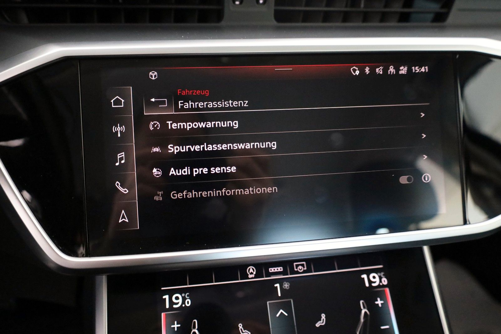 Fahrzeugabbildung Audi A6 Avant 40 TDI quattro Leder,Navi,LED,Kamer,AHK