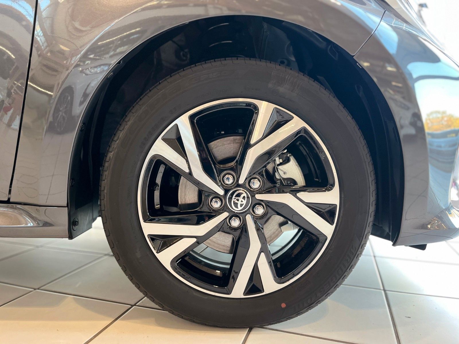 Fahrzeugabbildung Toyota Yaris Hybrid Teamplayer - Comfortpaket