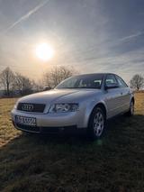 Audi A4 2.0 Automatik SHD SHZ AHK TÜV Youngtimer - Audi A4 aus 2001: 2.0