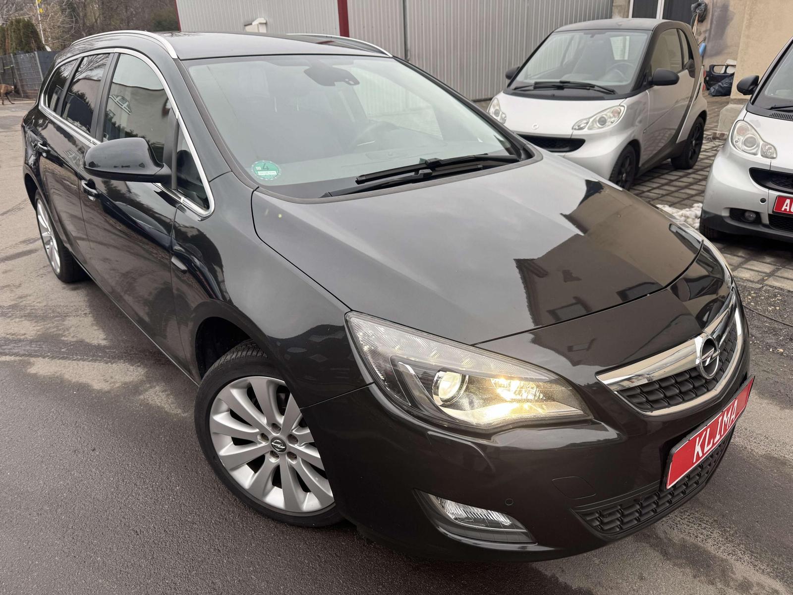 Opel Astra Innovation/Xenon/Navi/Temp./SHZ/Klima/PDC/