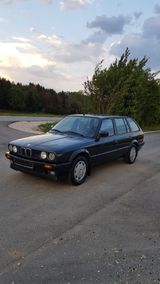 BMW e30 318i Touring 2x diamantschwarz 1.H... - BMW 318: Kombi, 318i E30
