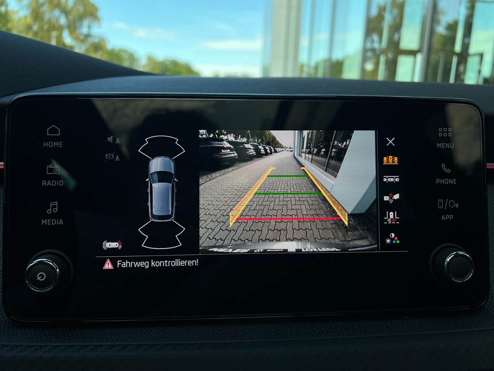 Fahrzeugabbildung SKODA Kamiq Monte Carlo 1.5 TSI DSG *AHK vorb., Matrix