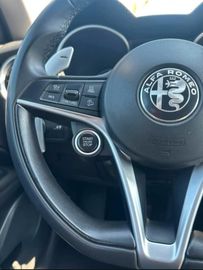 Alfa-Romeo Stelvio - 8