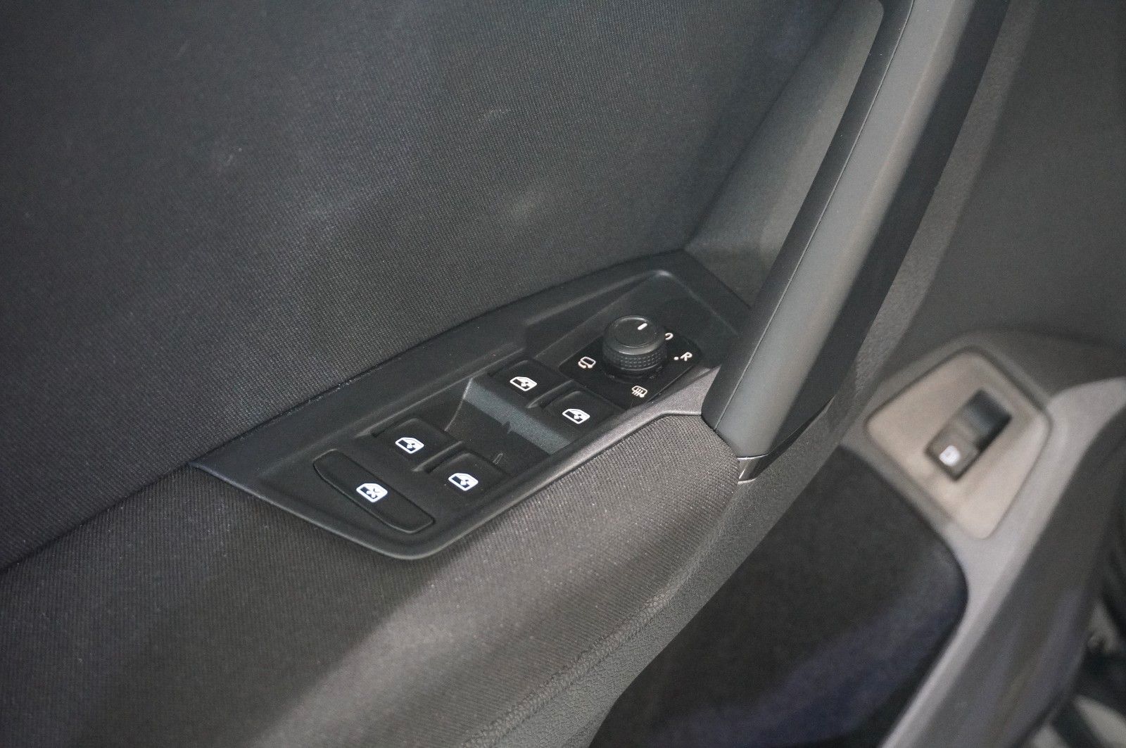 Fahrzeugabbildung Volkswagen Tiguan Life 1.4 e-HYBRID NAVI/LED/KAMERA/SH/VIRT