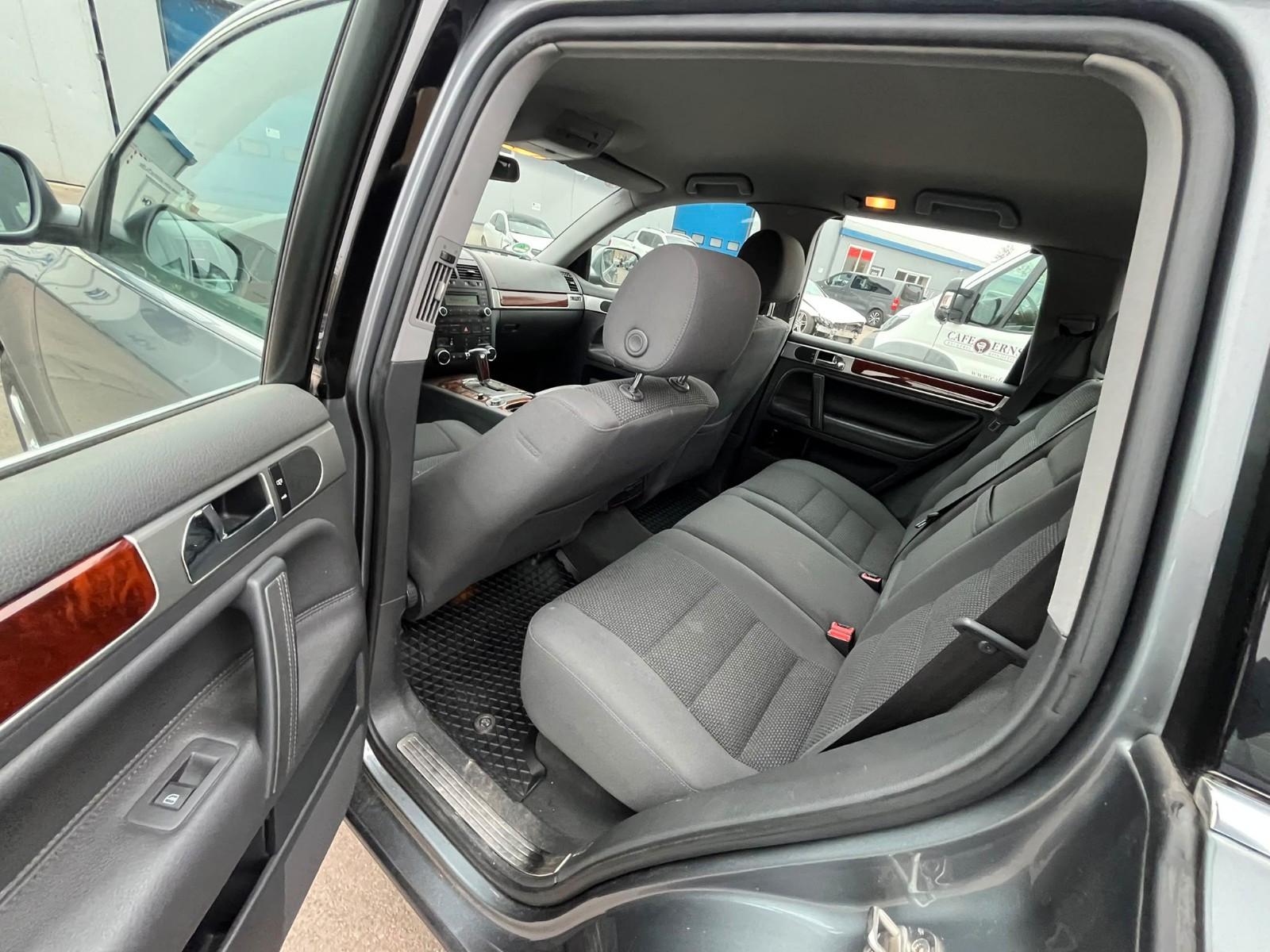 Volkswagen Touareg 2004 — photo 30
