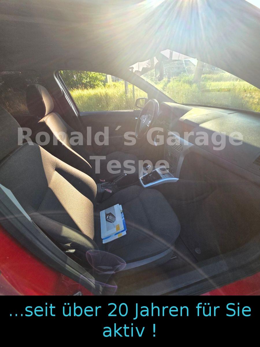 Opel Astra 2009 — photo 23