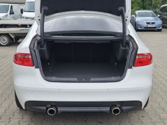 Fahrzeugabbildung XF AWD Automatik