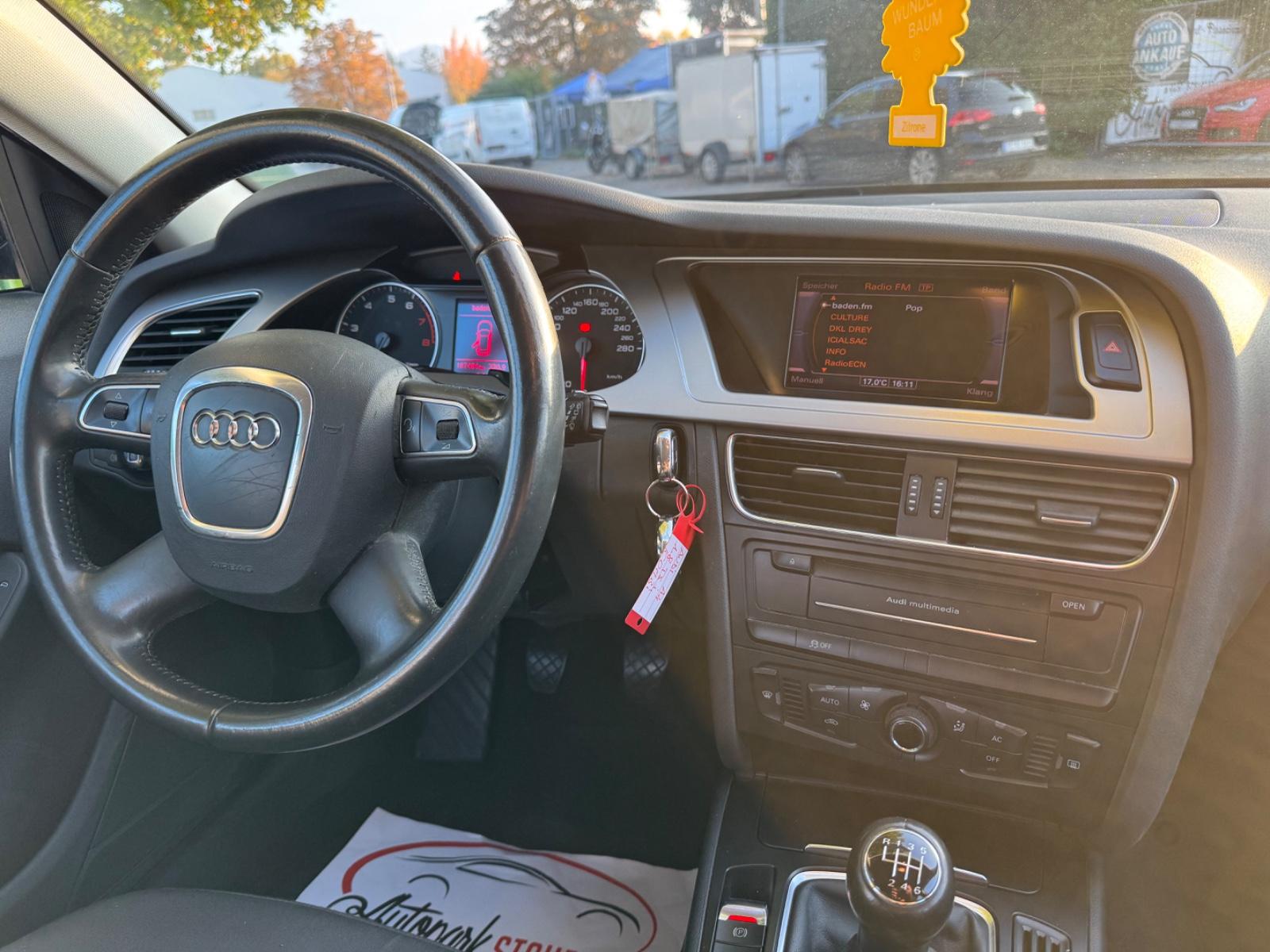 Audi A4 2011 — photo 13