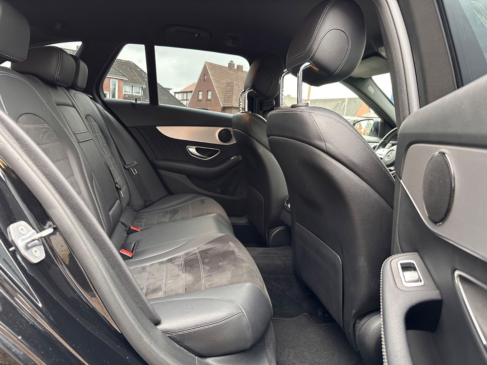 Fahrzeugabbildung Mercedes-Benz C 220 d T-Modell AMG Line Autm. LED/Navi/GRA/PDC