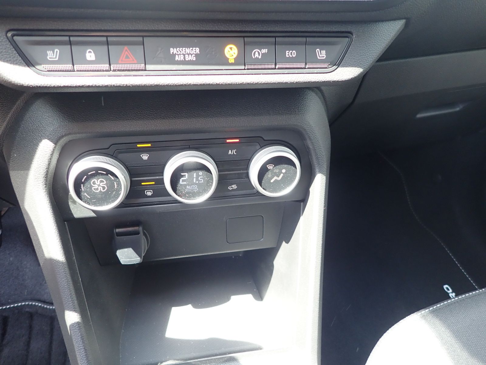 Fahrzeugabbildung Dacia Sandero III TCe90 Expression,Sitzhzg,PDC