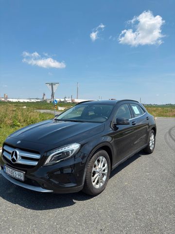 MERCEDES-BENZ GLA 200 d 4MATIC DCT