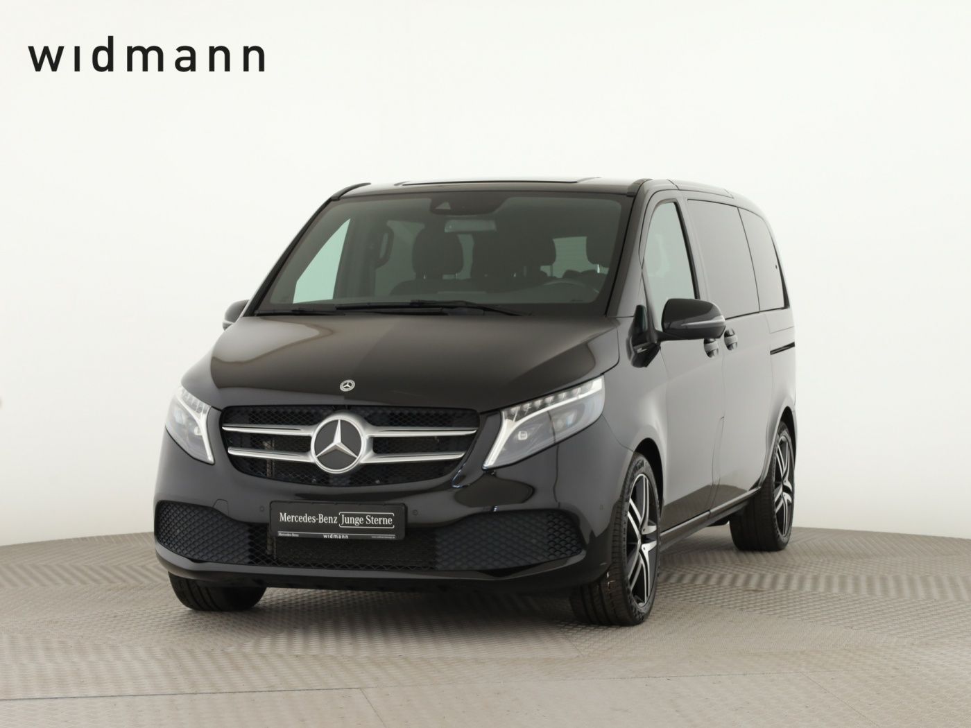Mercedes V 220 - 1