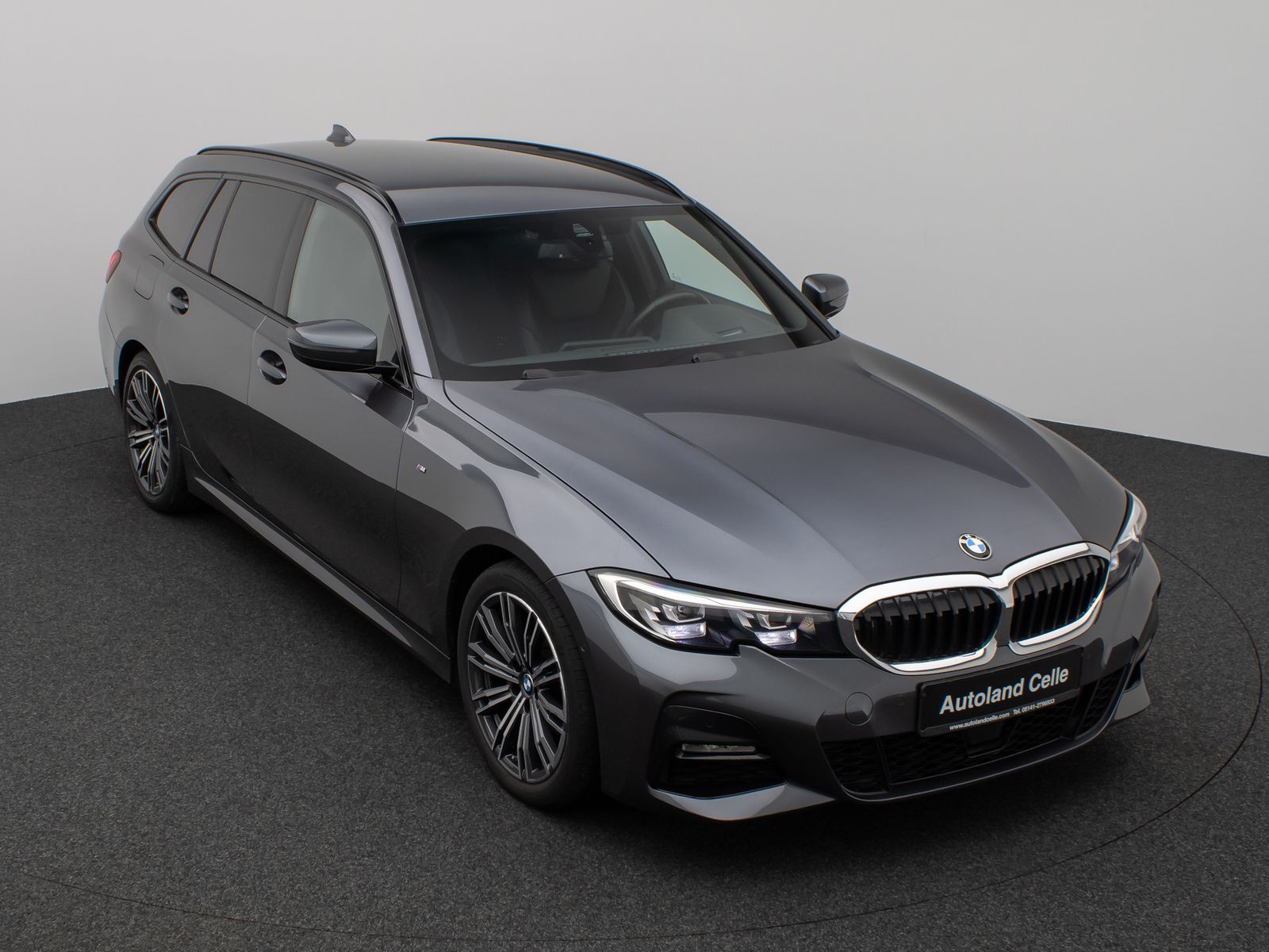 Fahrzeugabbildung BMW 320d M Sport Kamera HUD HiFi Stop&Go AHK Alarm