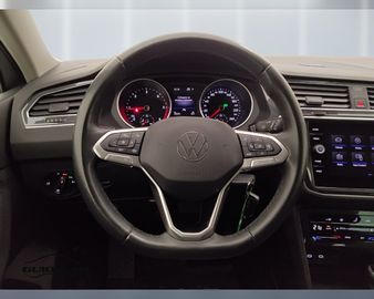 Volkswagen Tiguan - 12