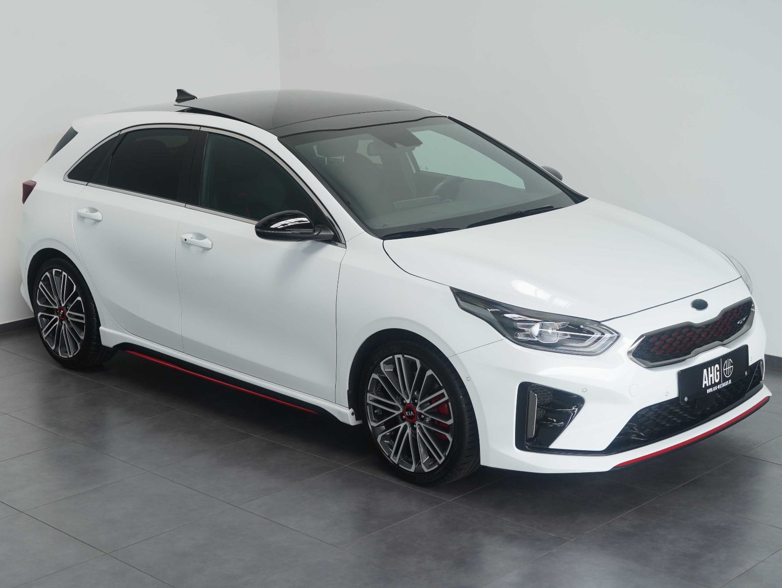 Fahrzeugabbildung Kia cee'd / Ceed 1.6T-GDI GT LED/NAVI/ACC/AHK/PANO