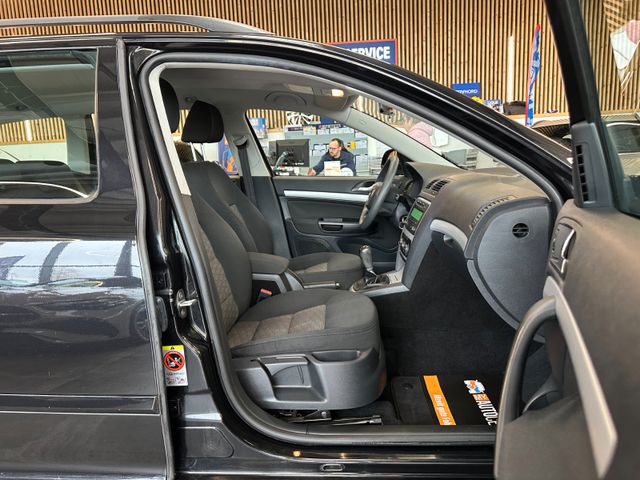 MYAUTOCENTER – Gebraucht- und Jahreswagen mit Werkstattservice in Pfaffenhofen Skoda Octavia Combi Ambiente *Klima*TÜV NEU*