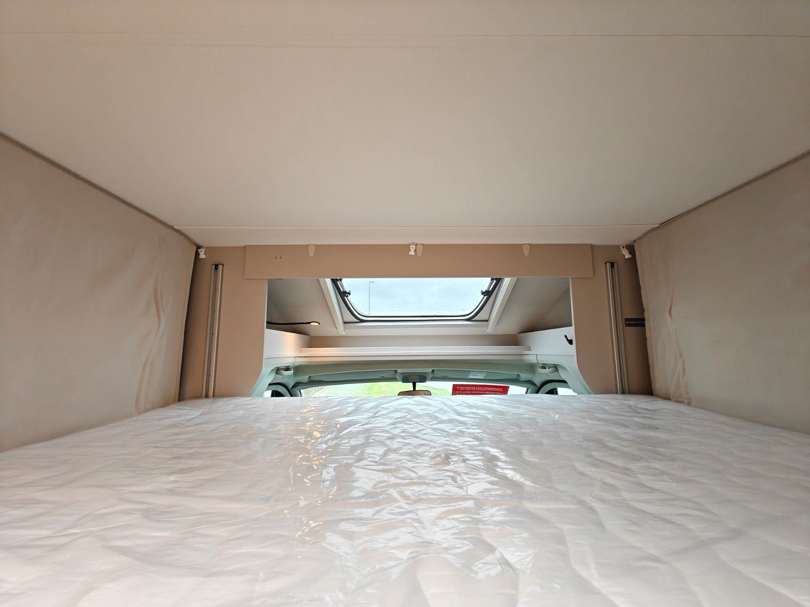 Fahrzeugabbildung LMC Tracer 690 EL - Chassis Design, 140PS, MJ2026! -